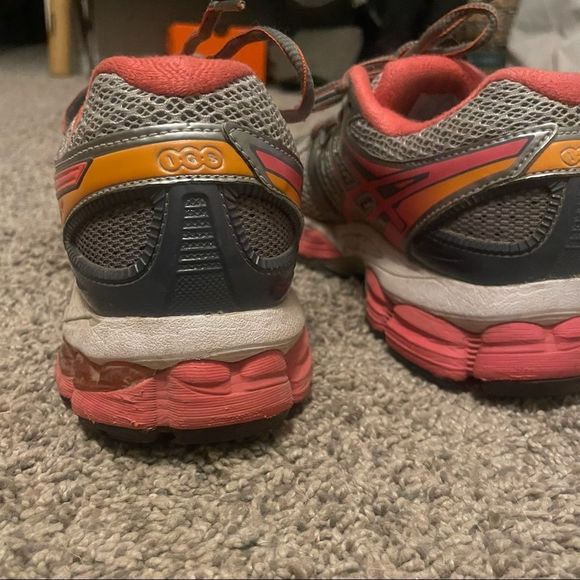 Women's size 7.5 EUC athletic sneakers running shoes ASICS brand - Picture 5 of 12